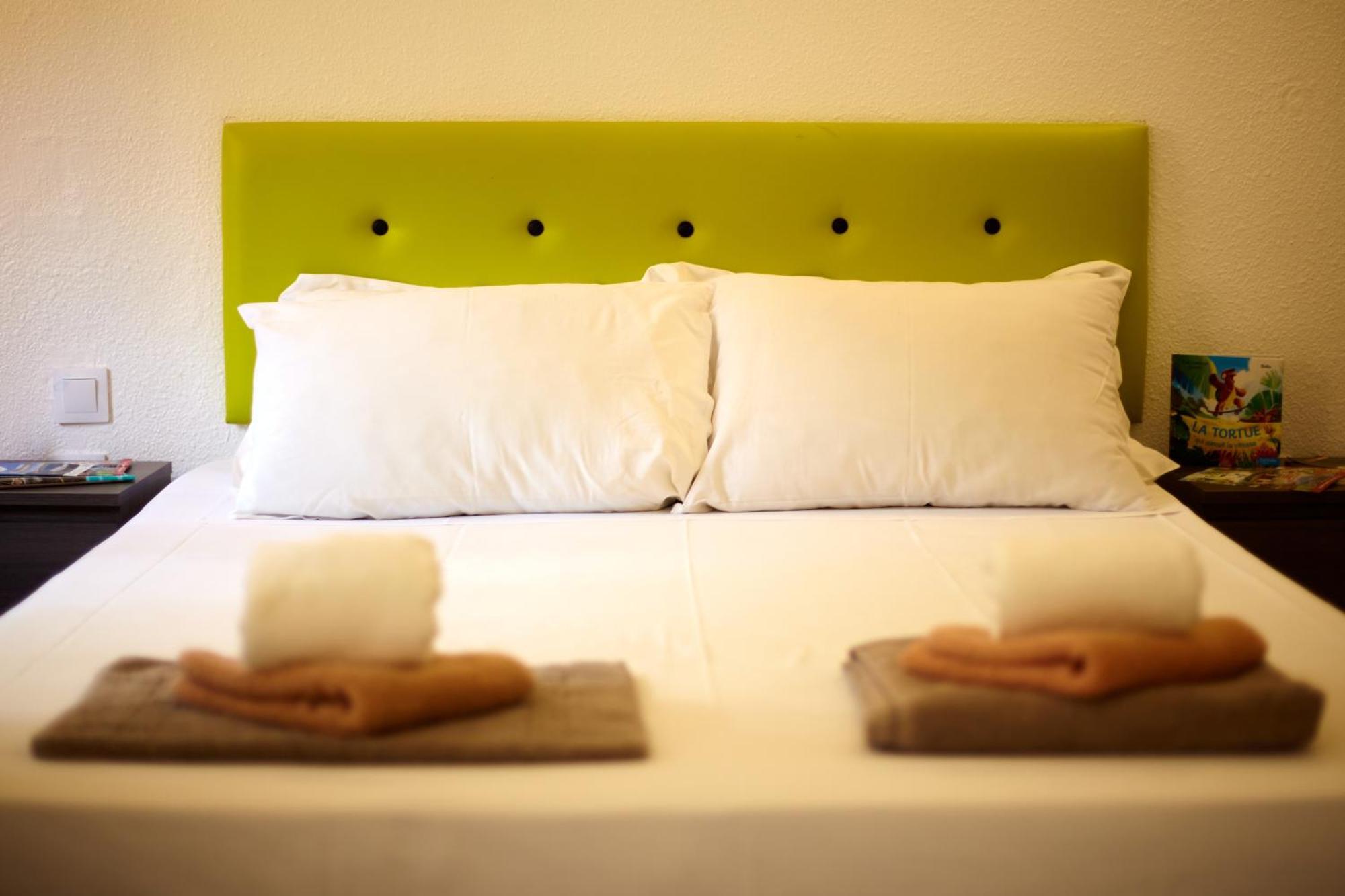Hotel La Voile Bleue Ла-Ришарде Экстерьер фото