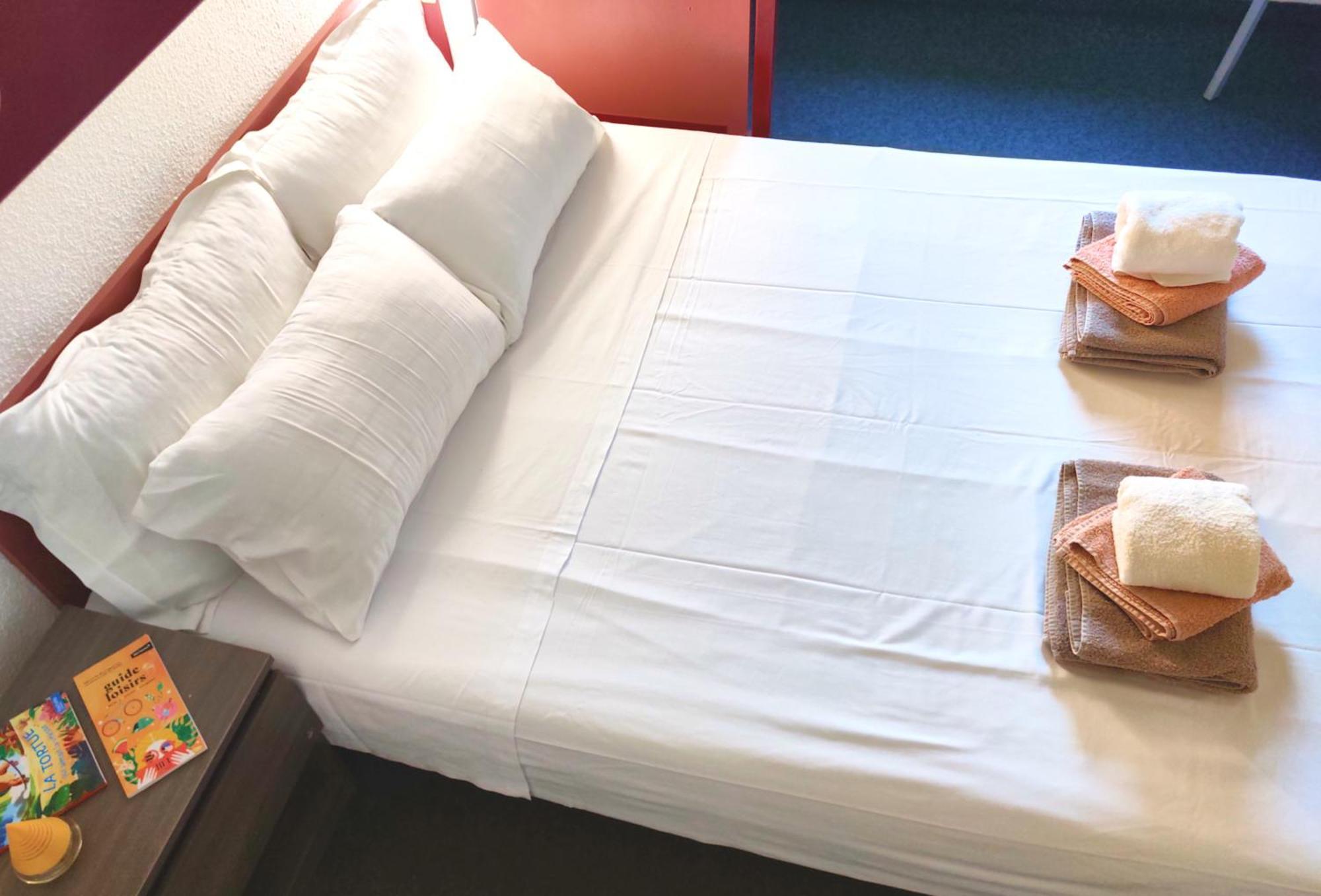Hotel La Voile Bleue Ла-Ришарде Экстерьер фото